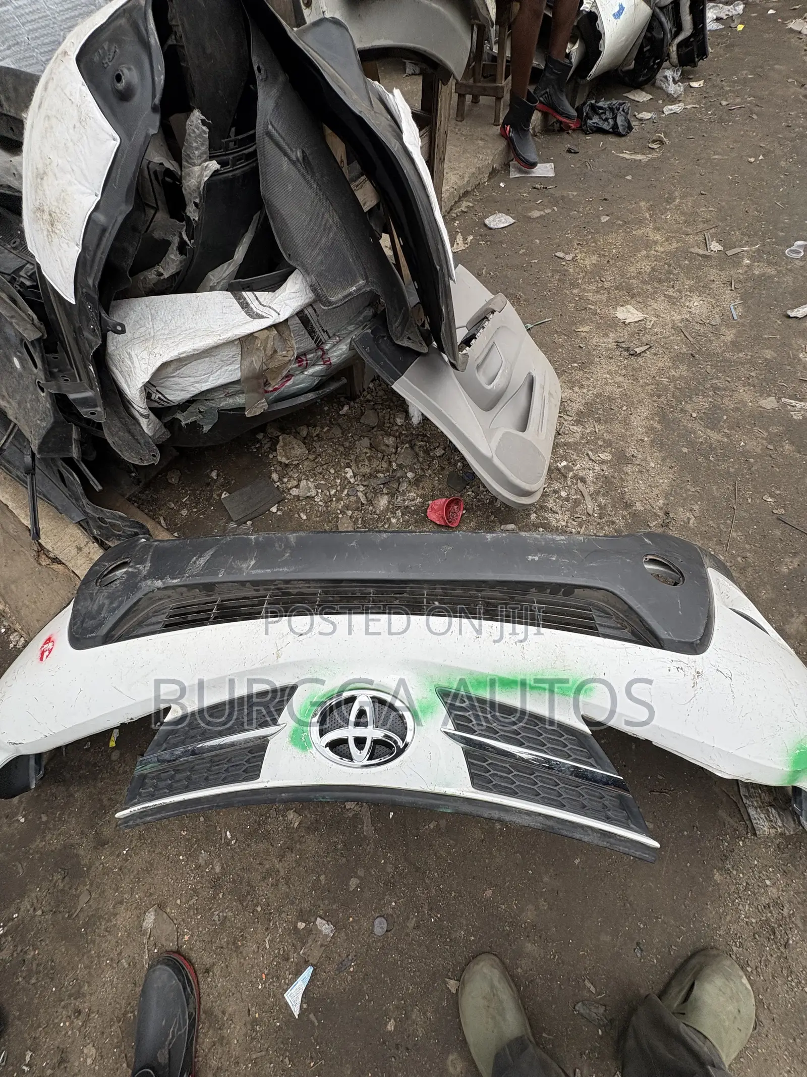 Complete Front Bumper RAV-4 2014 Tokunbo