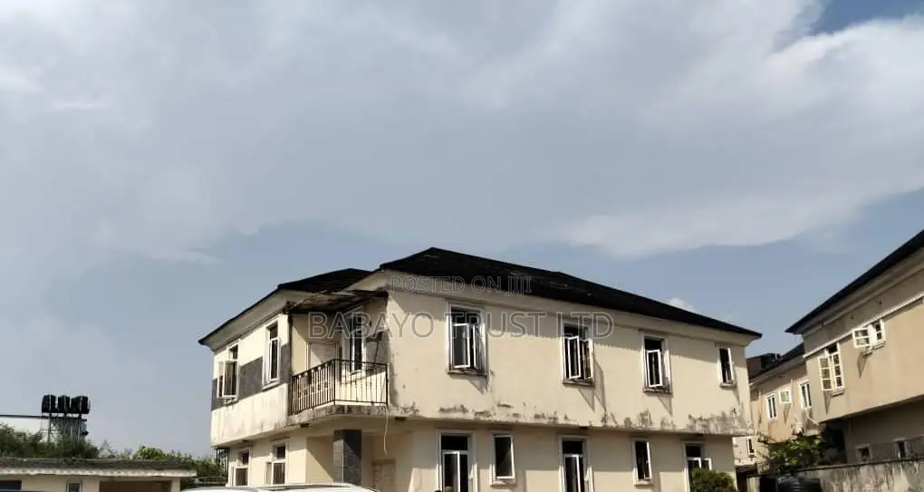 4bdrm Duplex in Ikota for sale