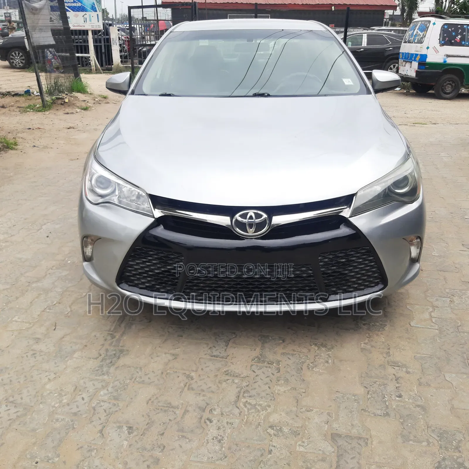 Toyota Camry LE 4dr Sedan (2.5L 4cyl 6A) 2015 Silver
