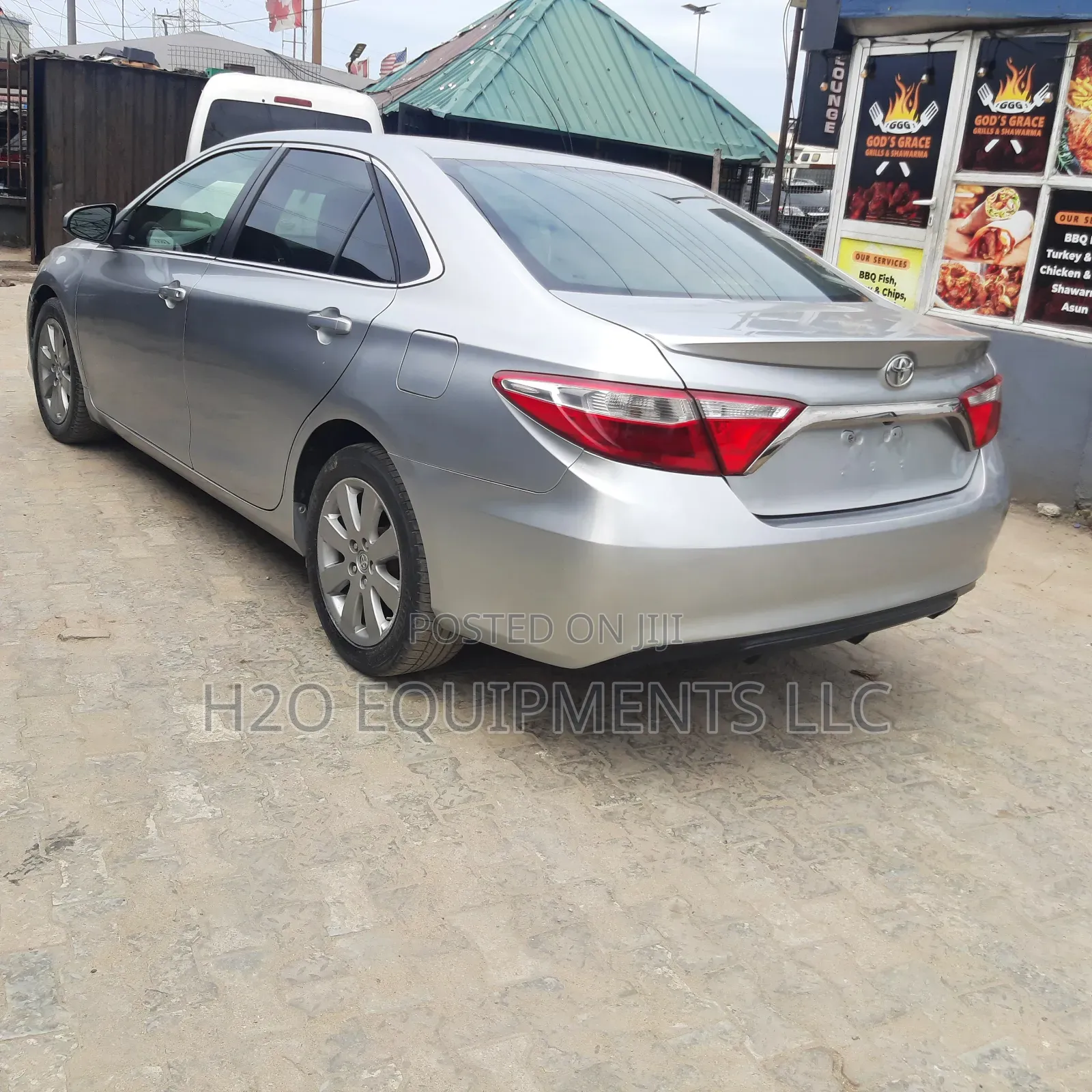 Toyota Camry LE 4dr Sedan (2.5L 4cyl 6A) 2015 Silver