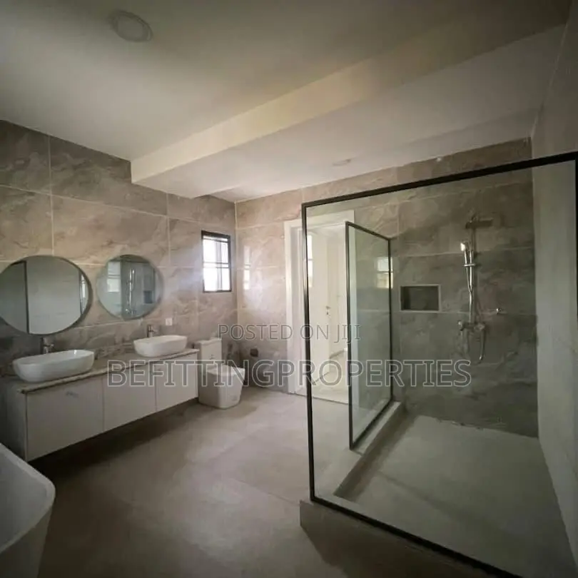 5bdrm Duplex in Lekki for sale