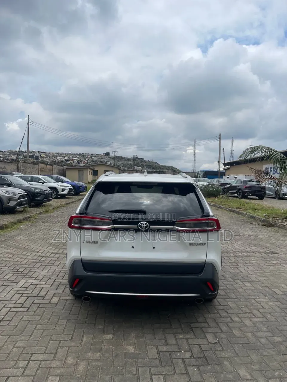 Toyota RAV4 2022 White