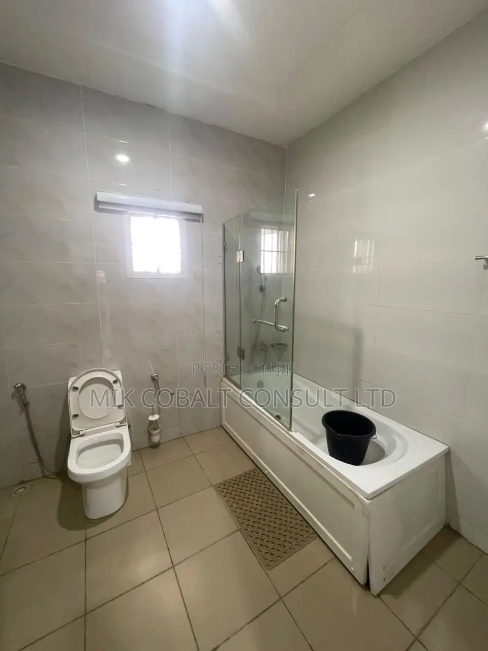 Furnished 4bdrm Townhouse / Terrace in By Gilmor, Jahi for rent