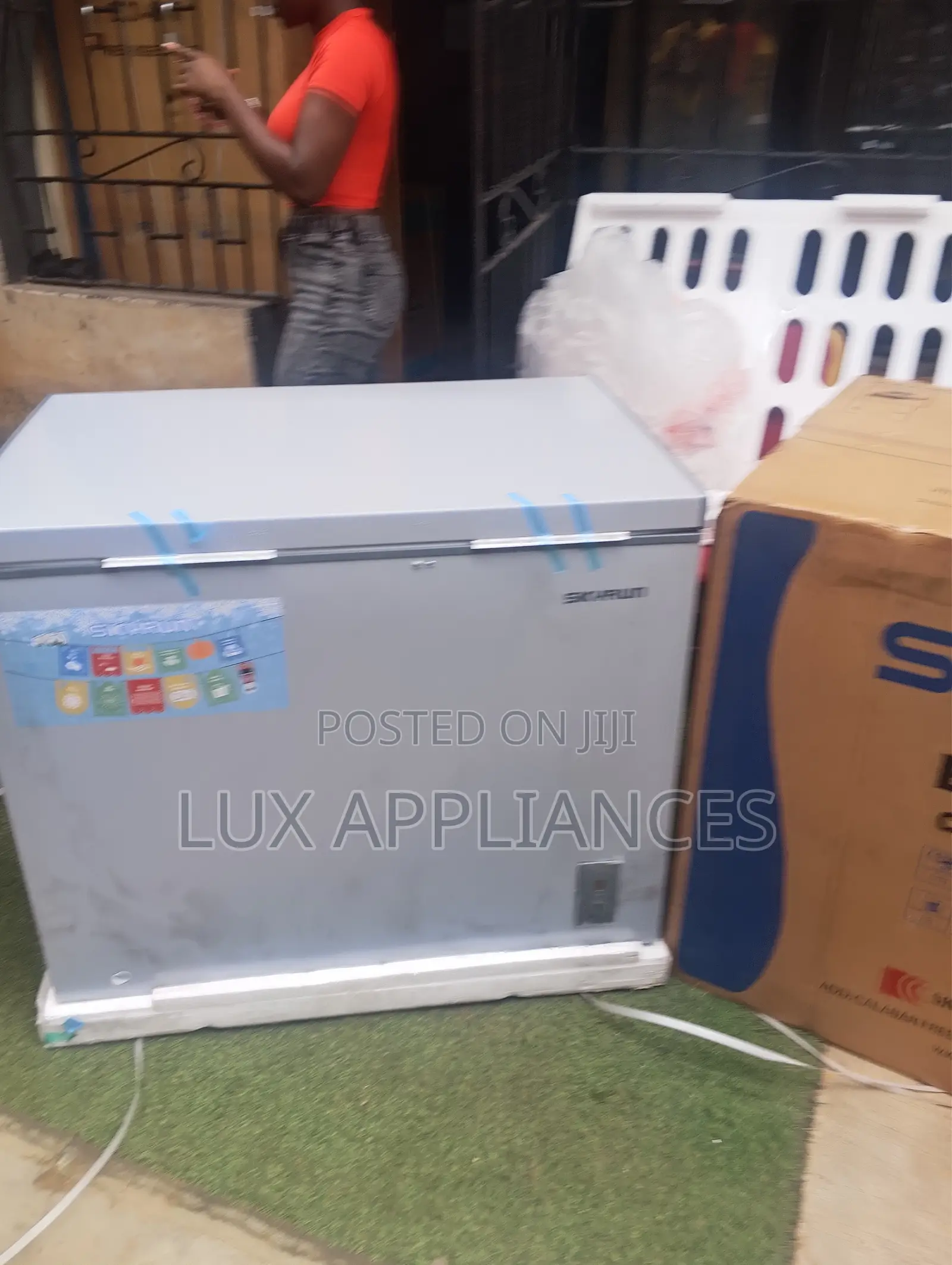 Skyrun 260 Litres Chest Freezer BD260A