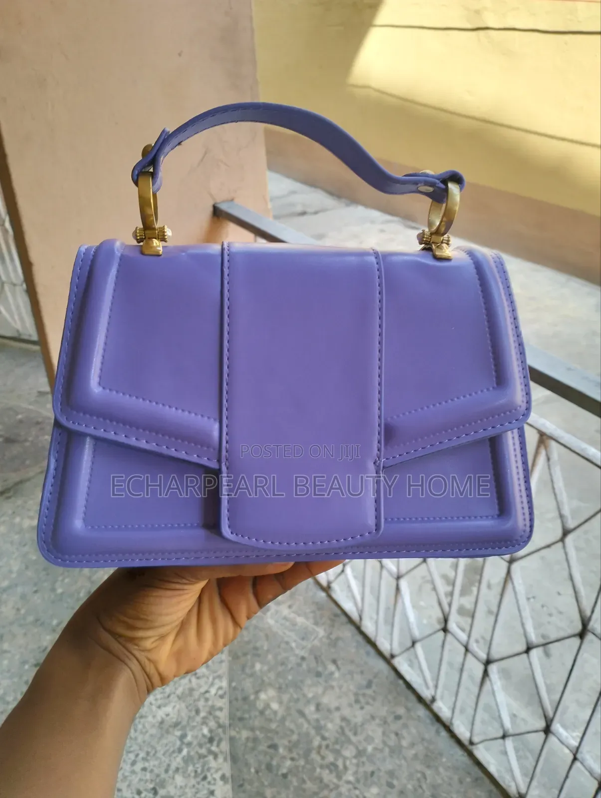 Stylish Ladies Handbag – Quality & Affordable