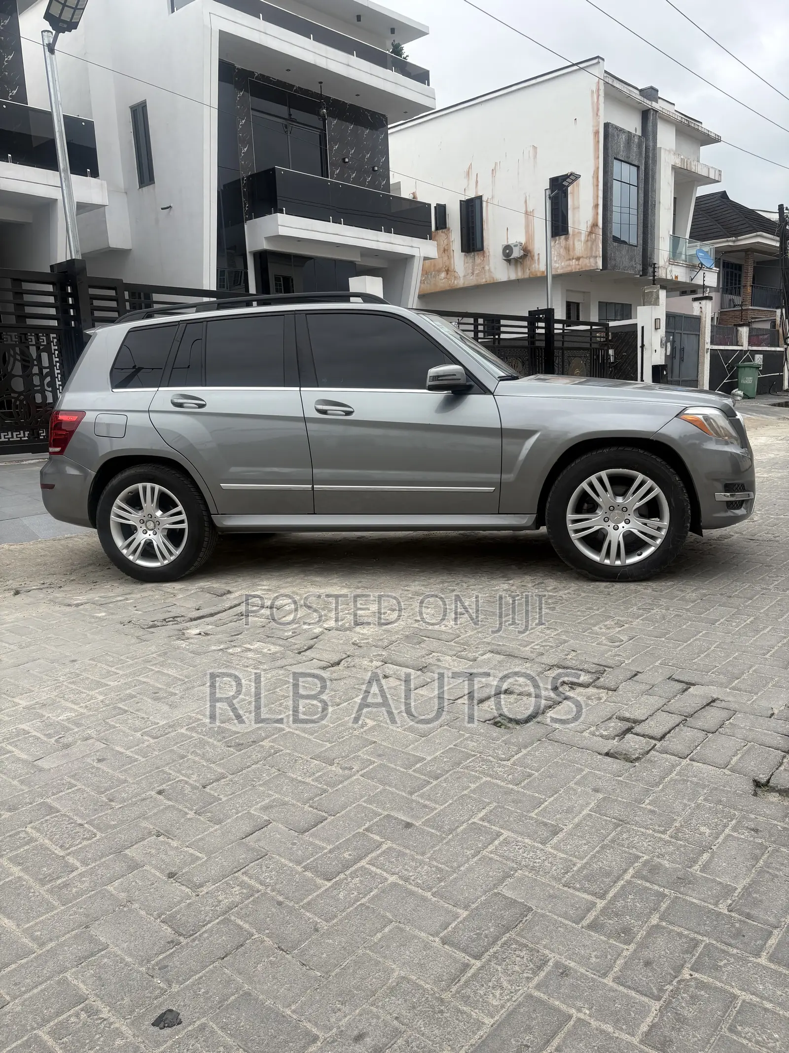 Mercedes-Benz GLK-Class Base GLK 350 4dr AWD 4MATIC (3.5L 6cyl 7A) 2015
