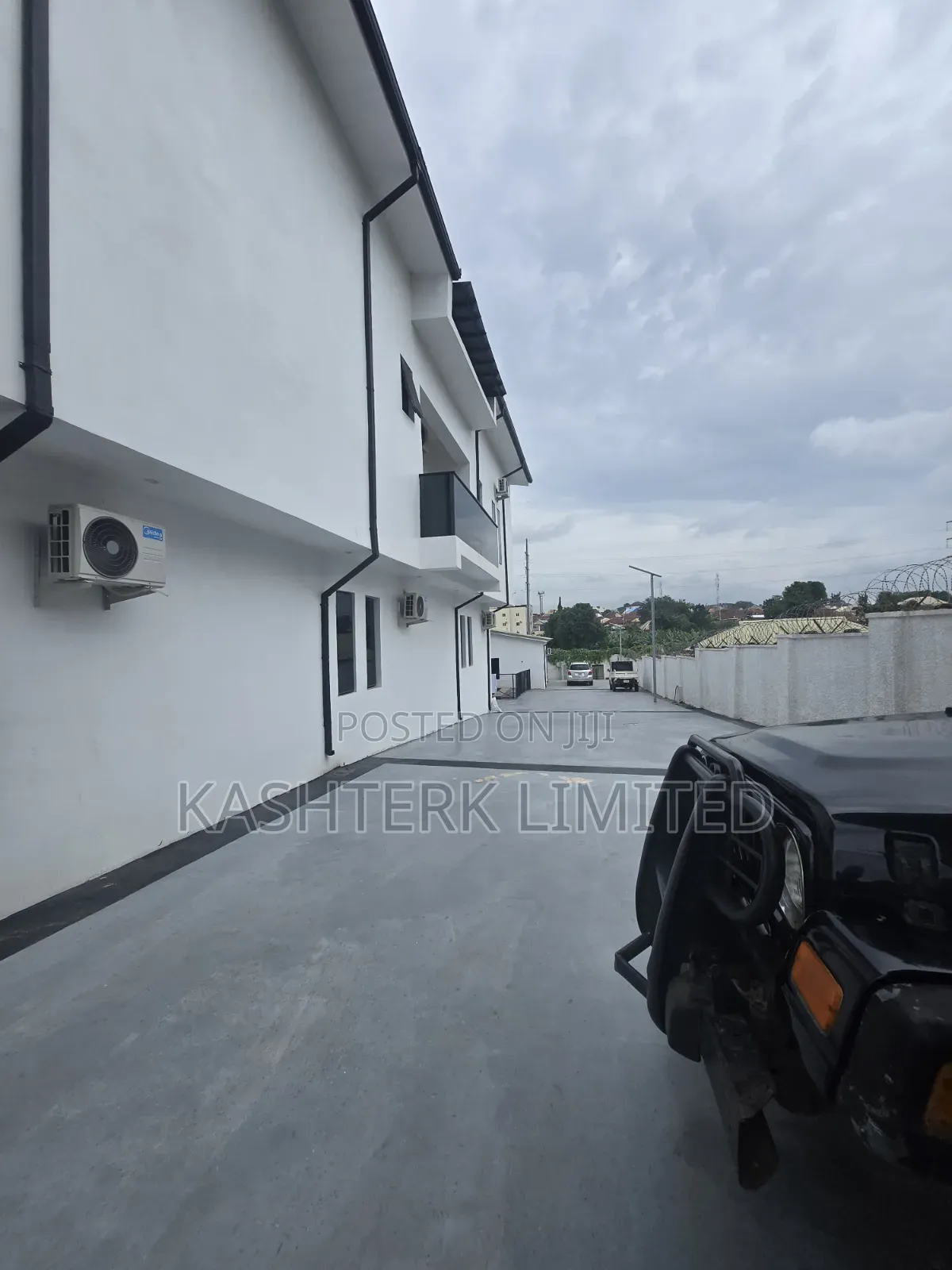 5bdrm Duplex in Gadua Estate, Gaduwa for sale