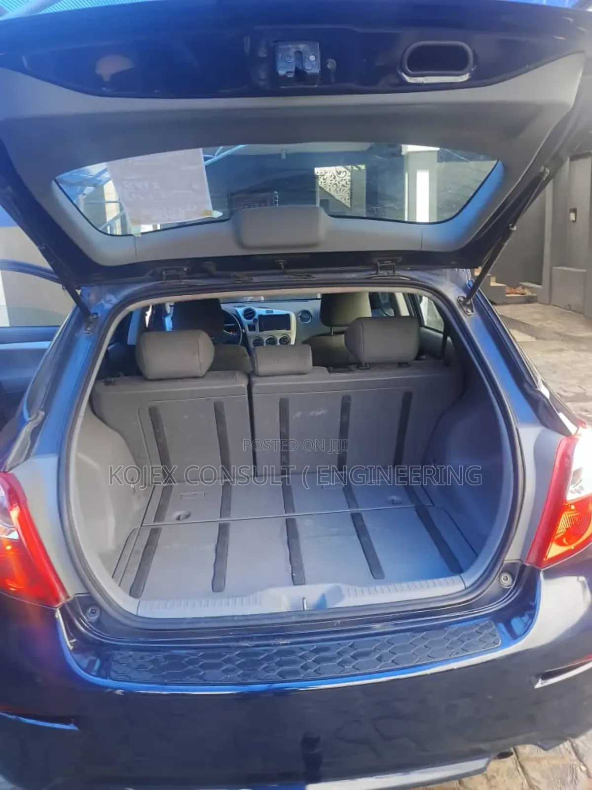 Toyota Matrix XRS Hatchback FWD (2.4L 4cyl 5A) 2010 Blue