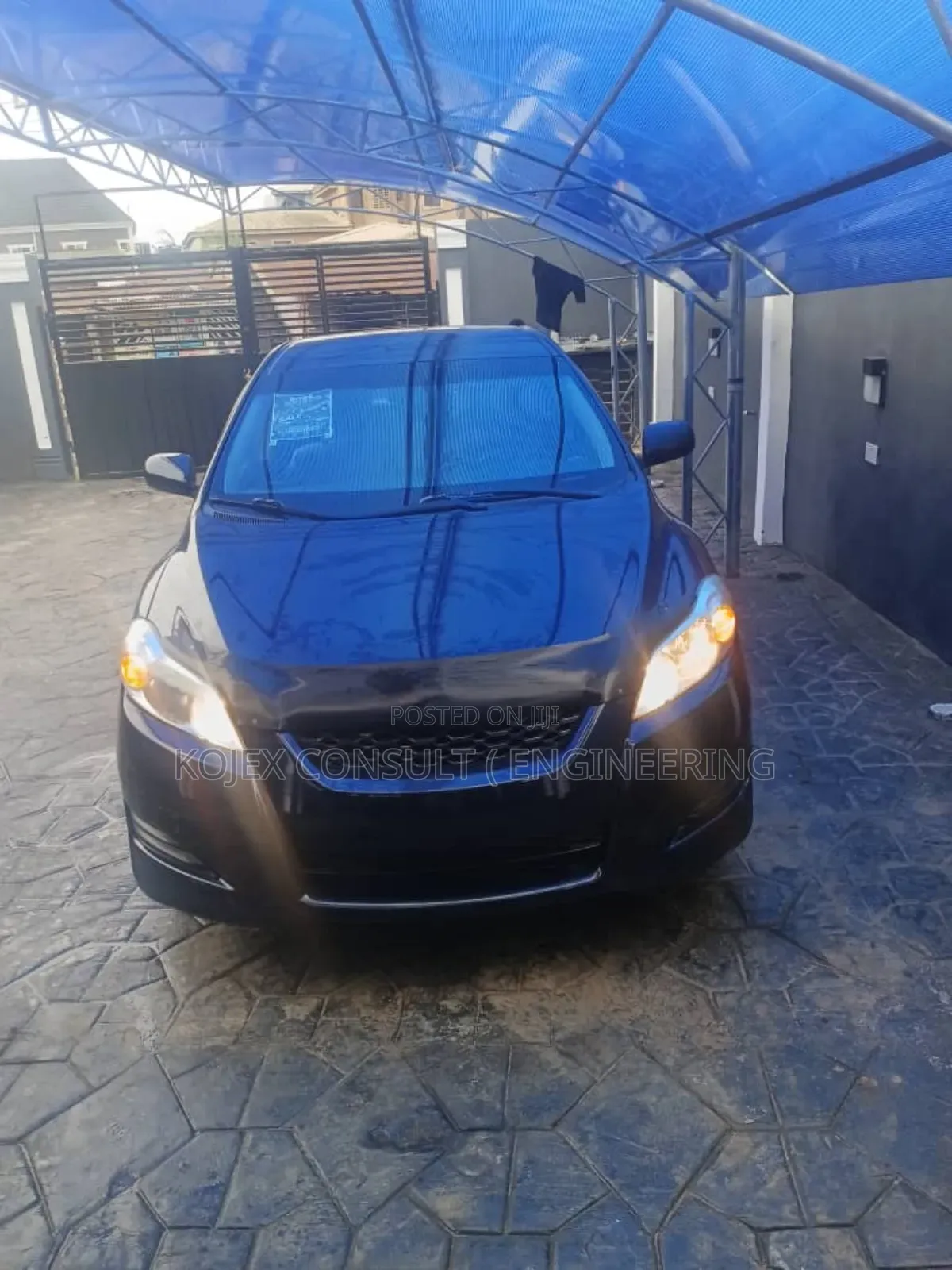 Toyota Matrix XRS Hatchback FWD (2.4L 4cyl 5A) 2010 Blue