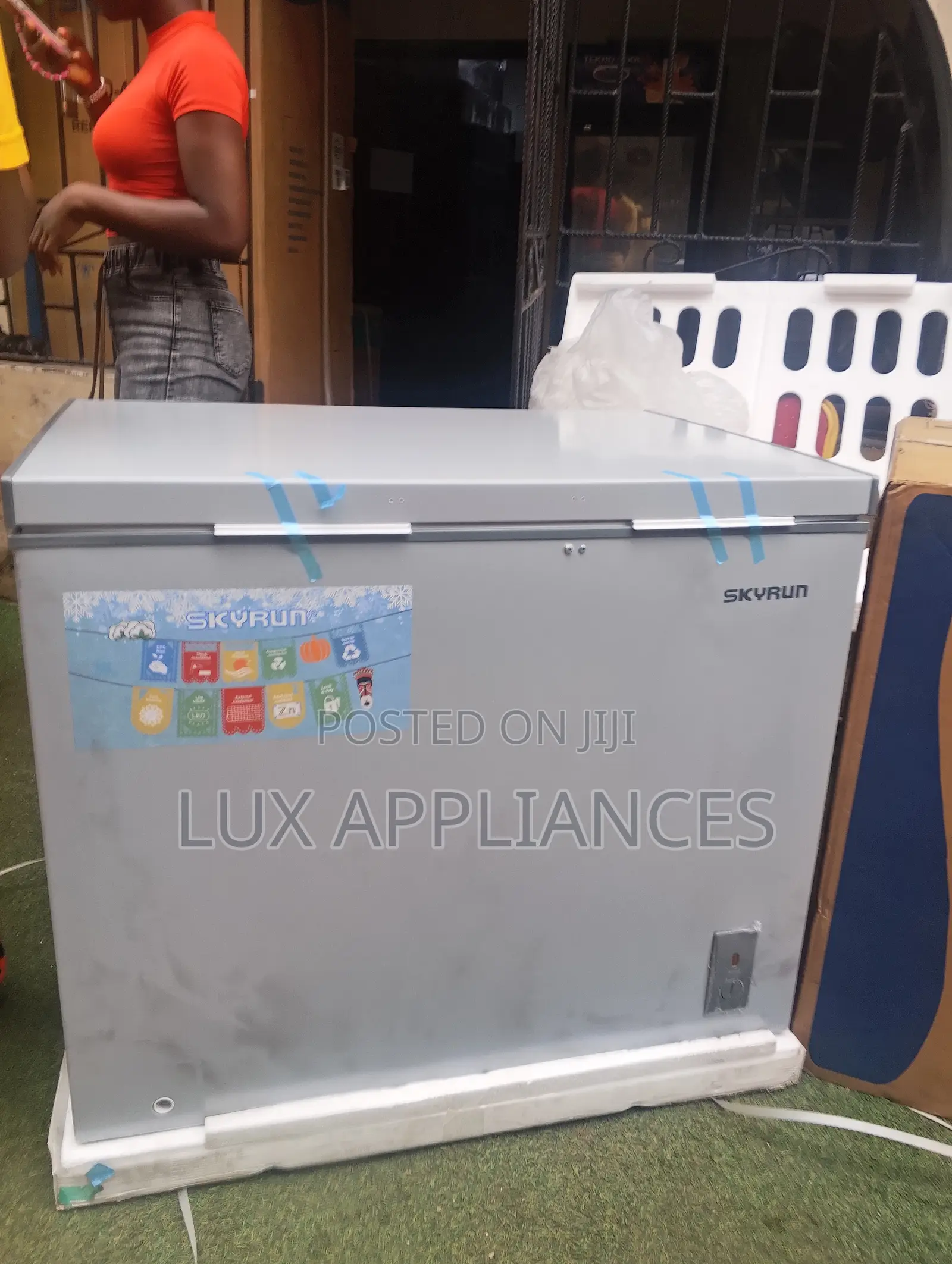 Skyrun 260L Large Chest Freezer