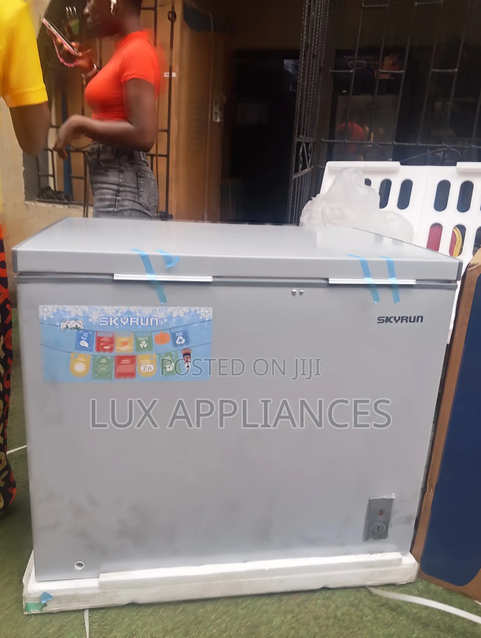 Skyrun 260L Commercial Chest Freezer BD260A