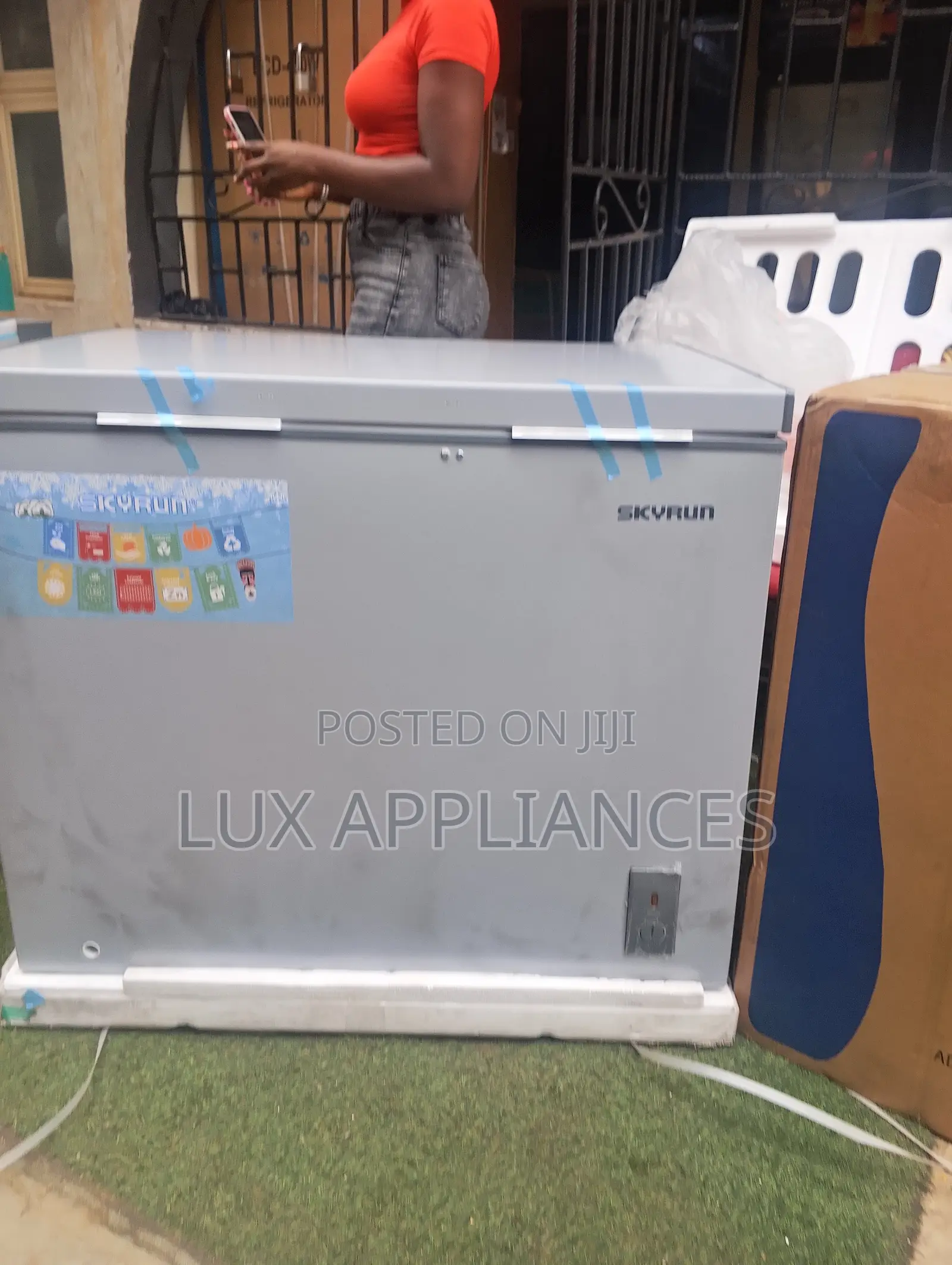 Skyrun 260L Commercial Chest Freezer BD260A