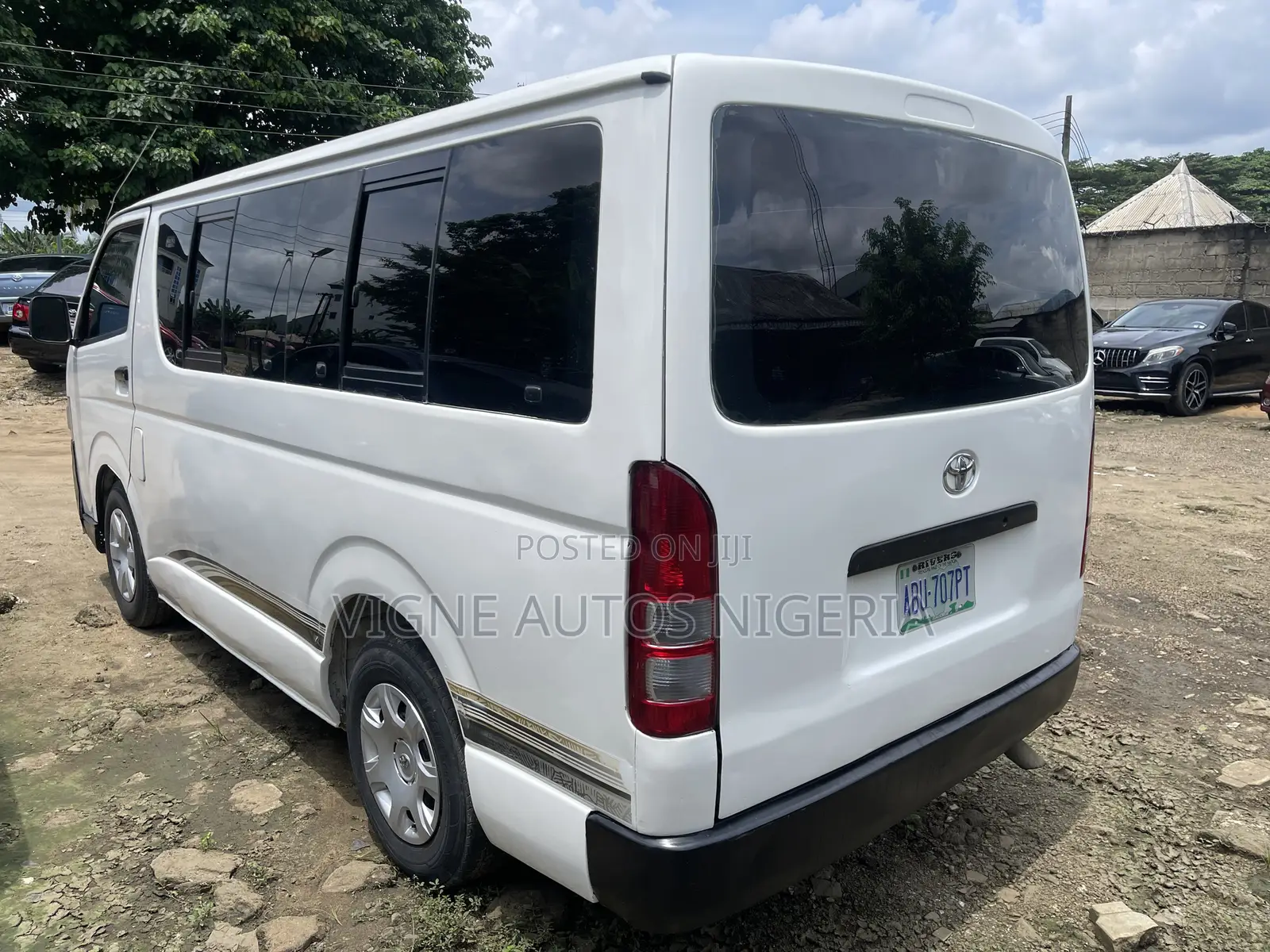 Toyota HiAce 2009 White