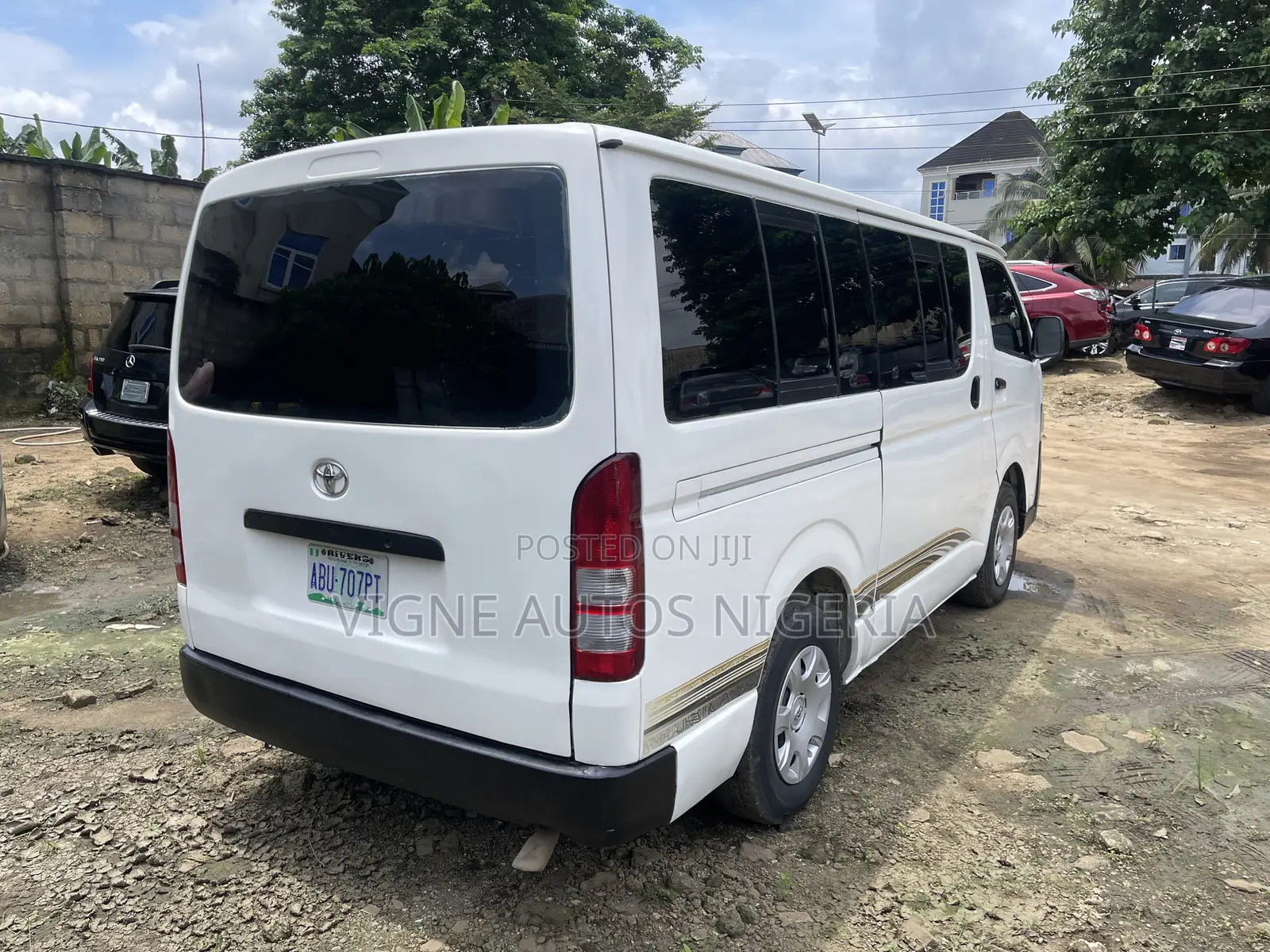 Toyota HiAce 2009 White