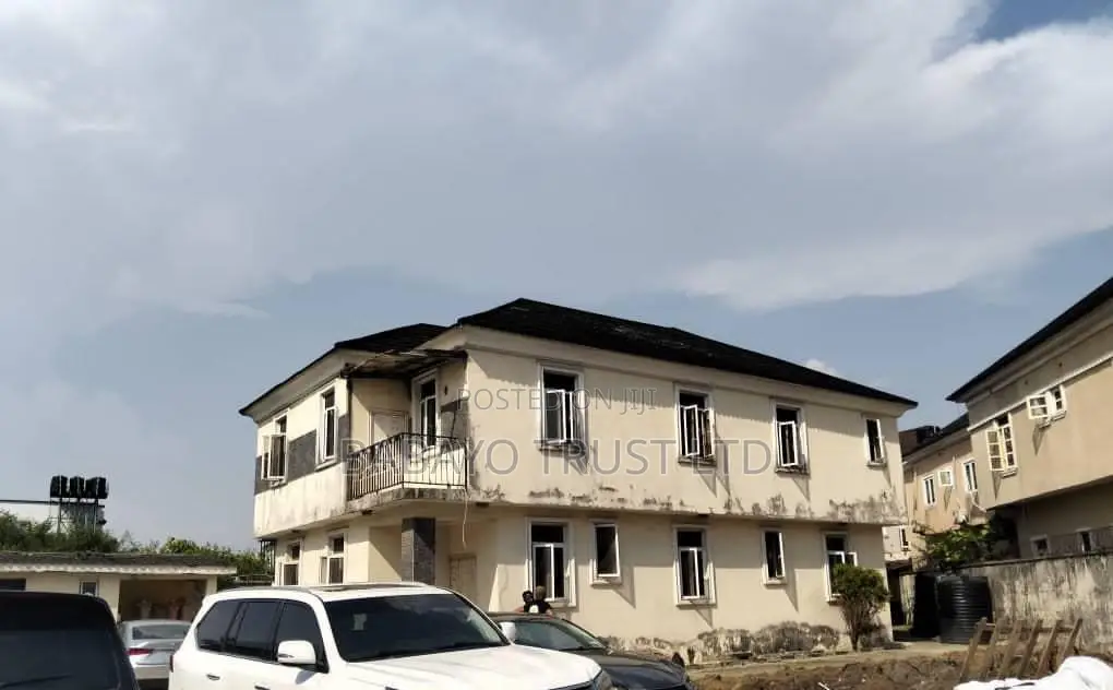 4bdrm Duplex in Ikota for sale