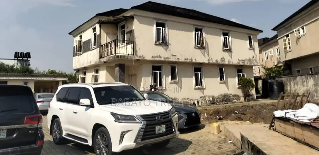 4bdrm Duplex in Ikota for sale