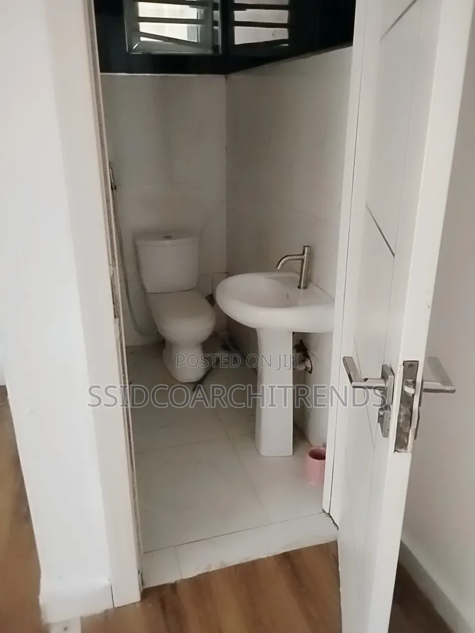 4bdrm Duplex in Call To Access, Chevron for rent