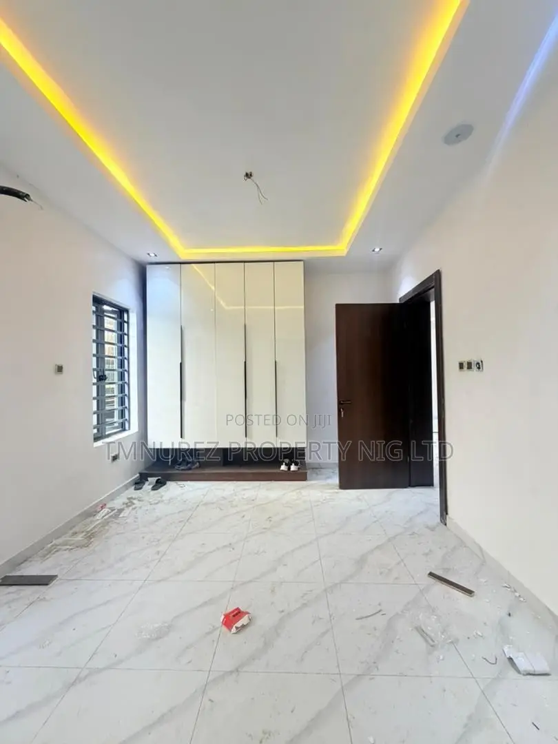 2bdrm Apartment in Magodo for sale