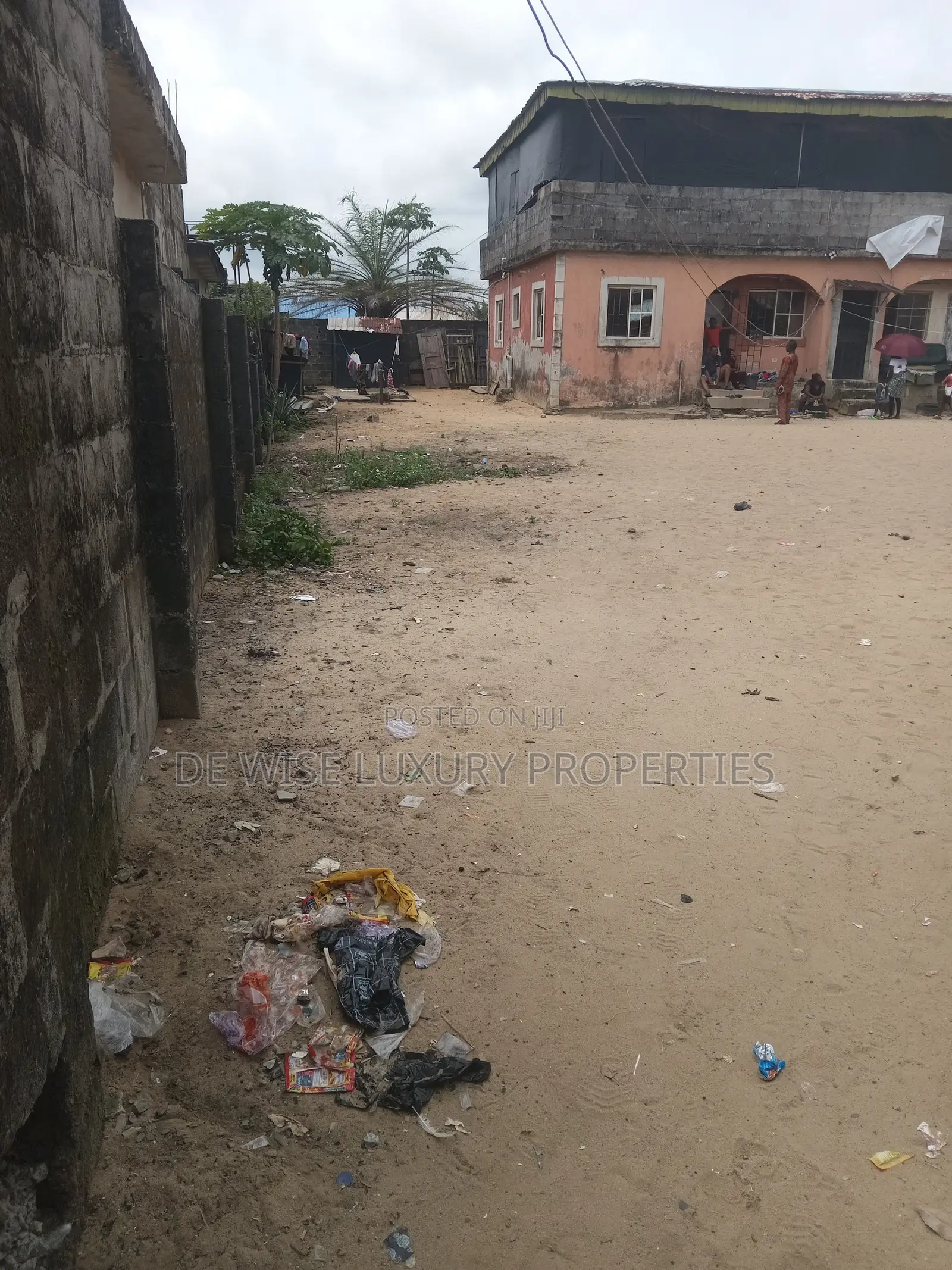 4bdrm Block of Flats in Honourable Cda, Lakowe for sale