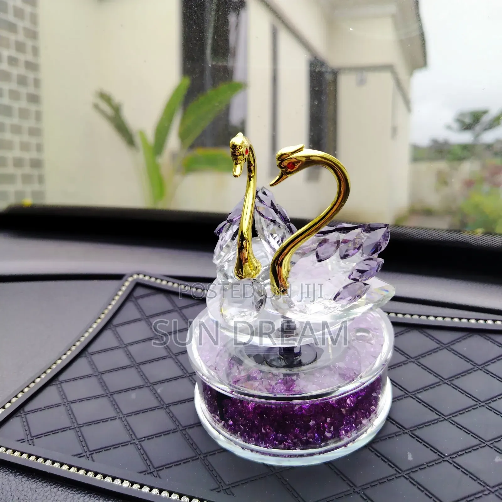 Solar-Powered Glass Swan Purple Decoration Woman Gift Car Accessories
