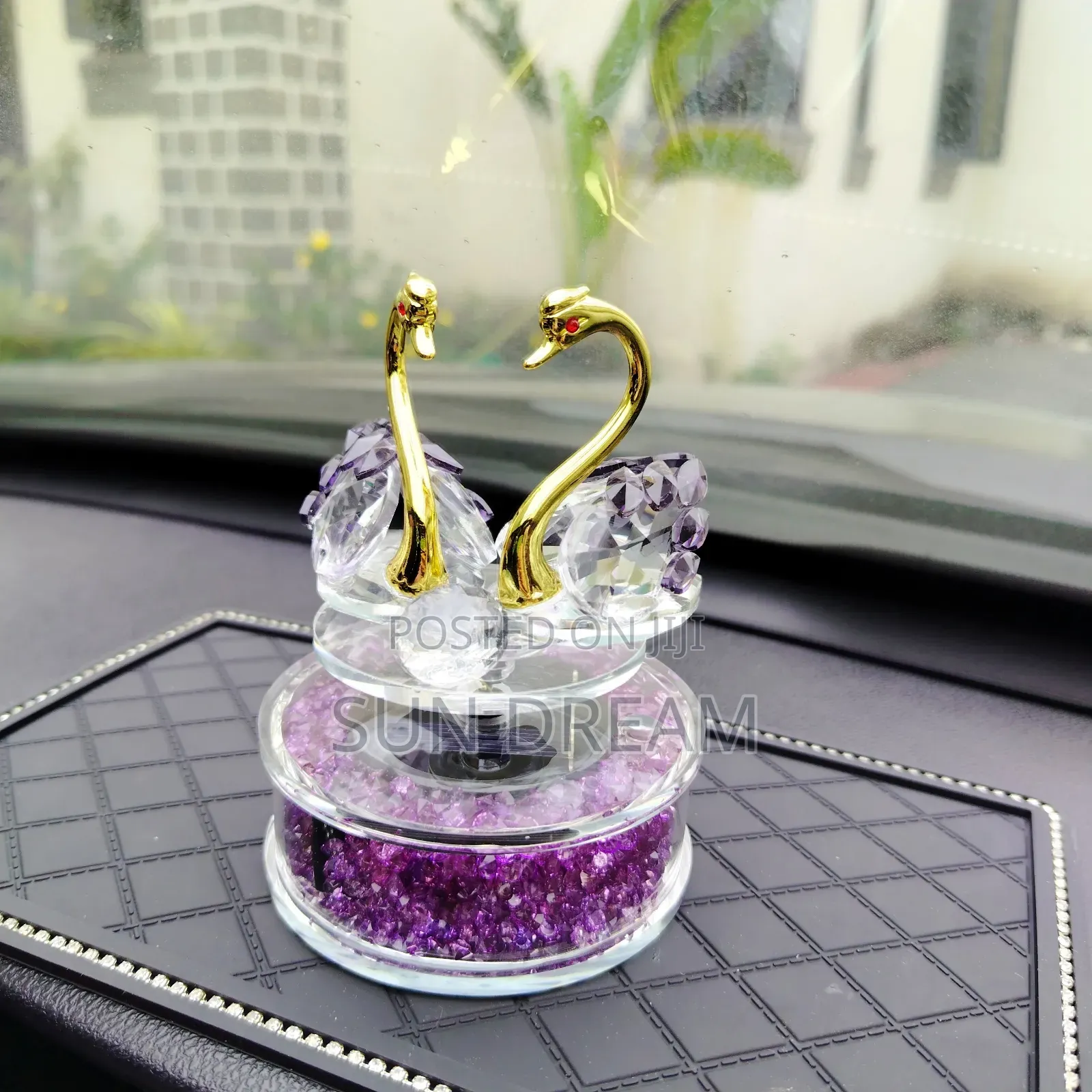 Solar-Powered Glass Swan Purple Decoration Woman Gift Car Accessories