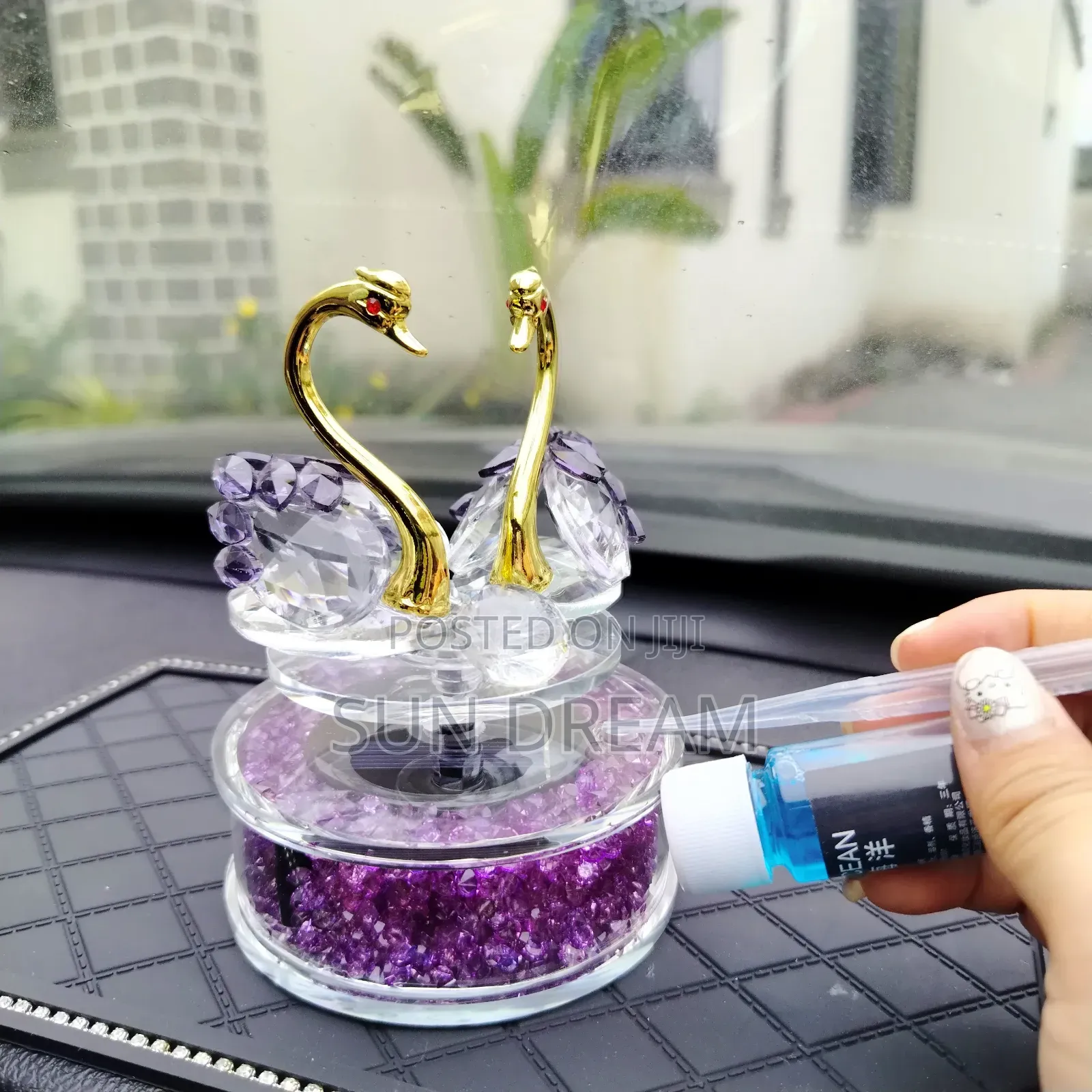 Solar-Powered Glass Swan Purple Decoration Woman Gift Car Accessories