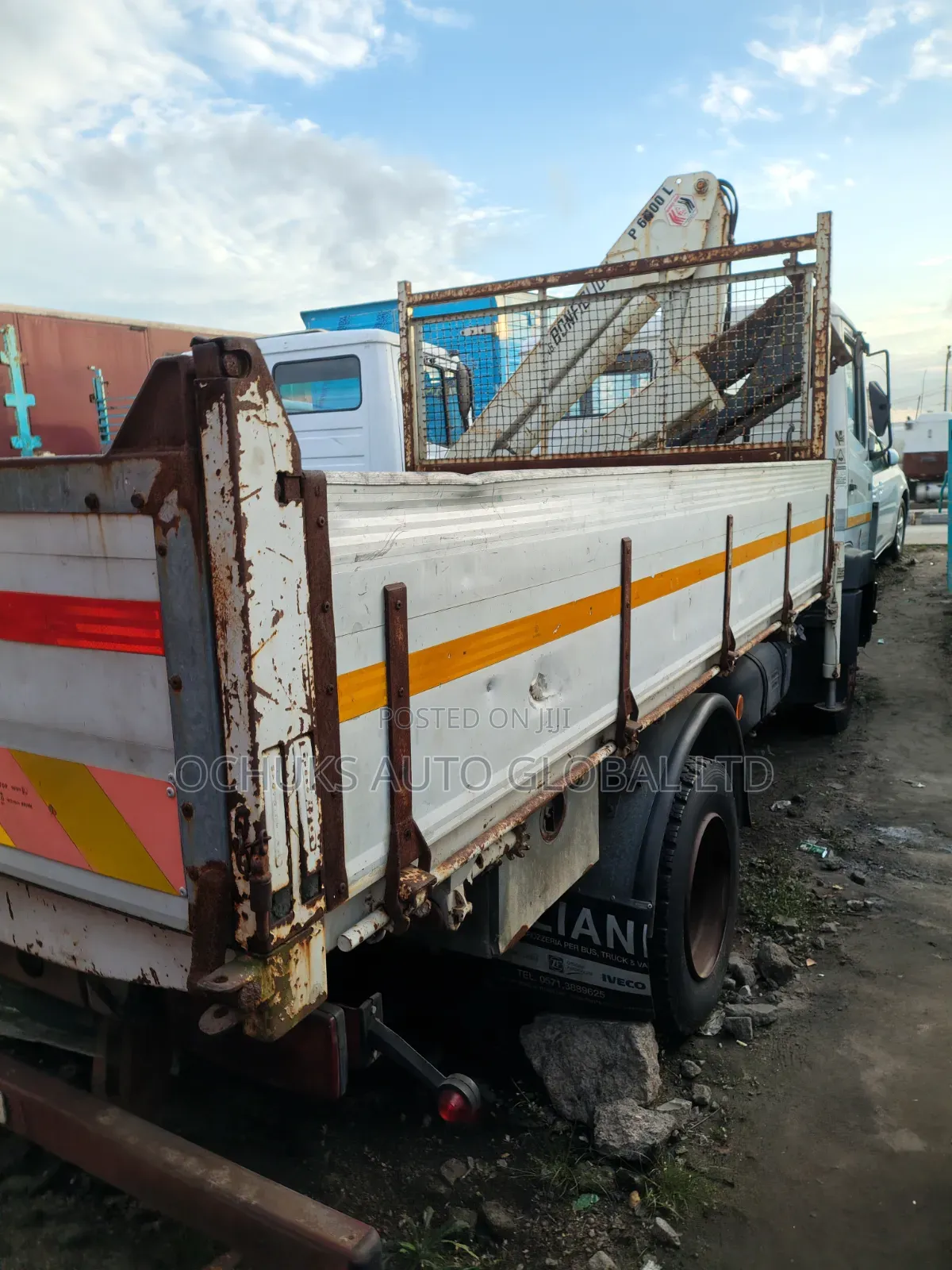 M/Benz Truck With Hyabe 5 Tons With Tipping