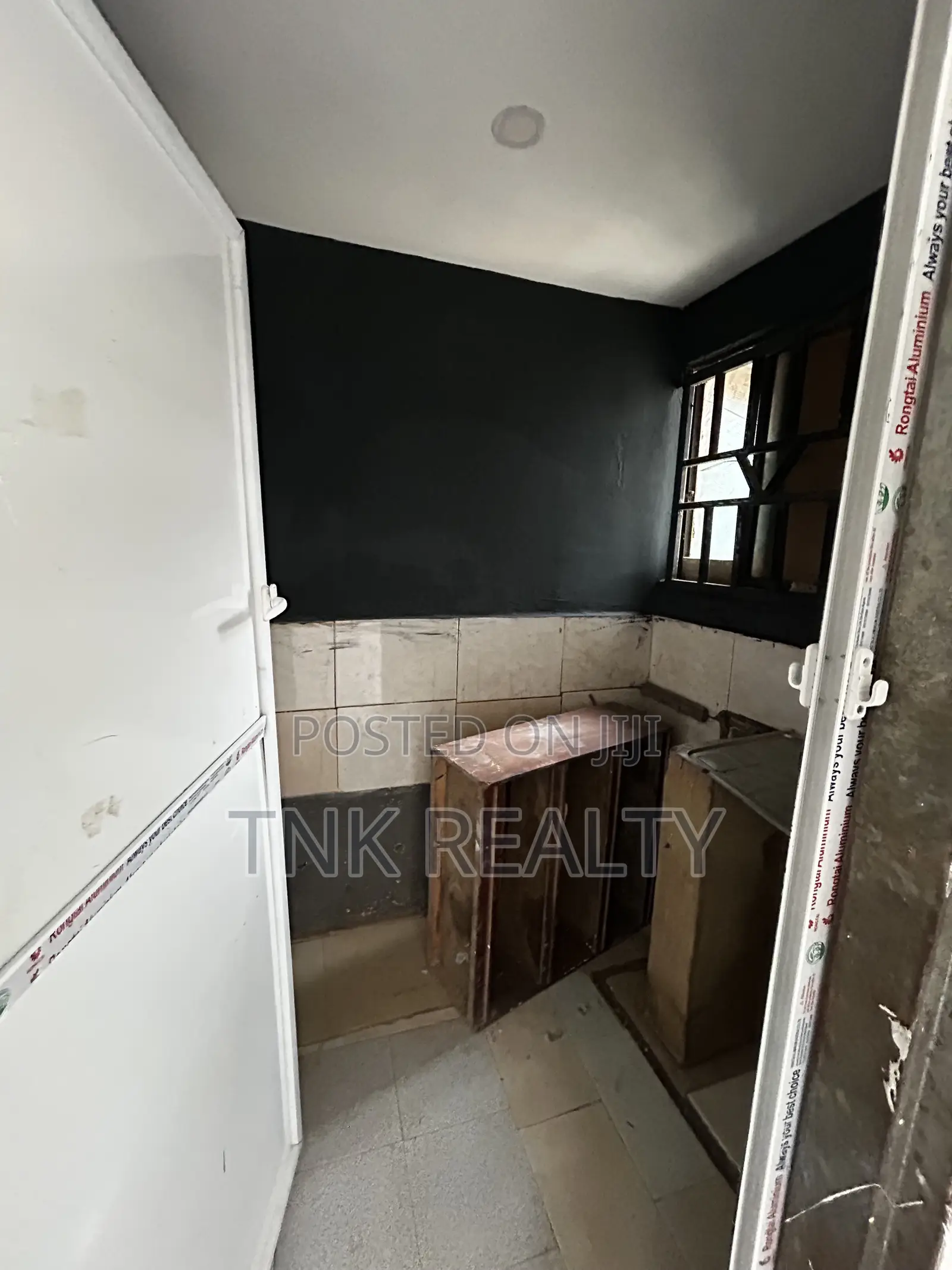 Mini Flat in Jahi for rent