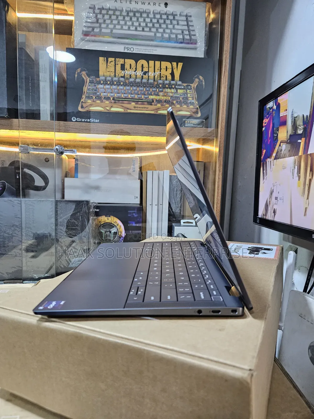 Laptop Dell Latitude 9440 2-in-1 32GB Intel Core i7 SSD 512GB