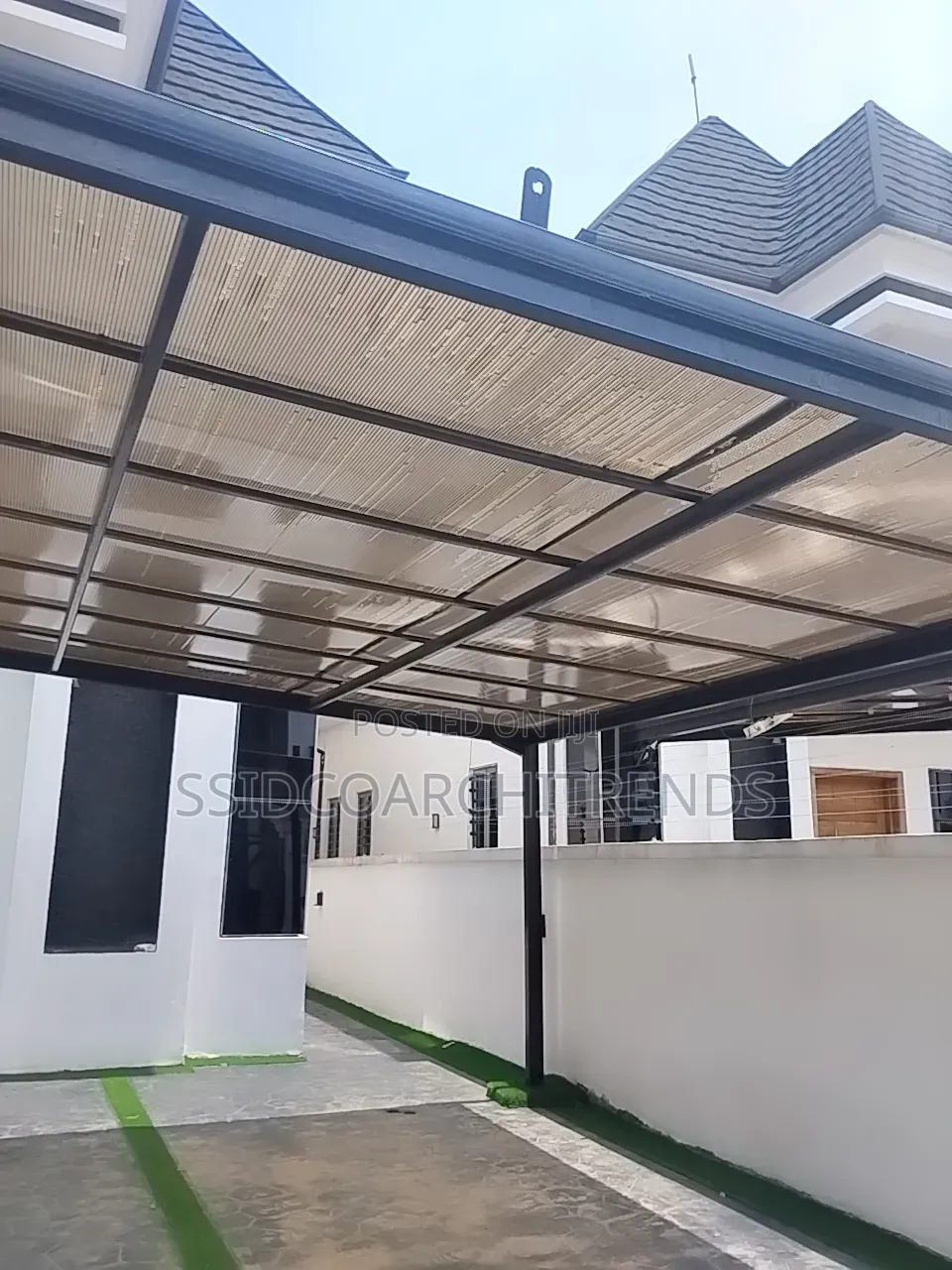 5bdrm Duplex in Call To Access, Chevron for sale