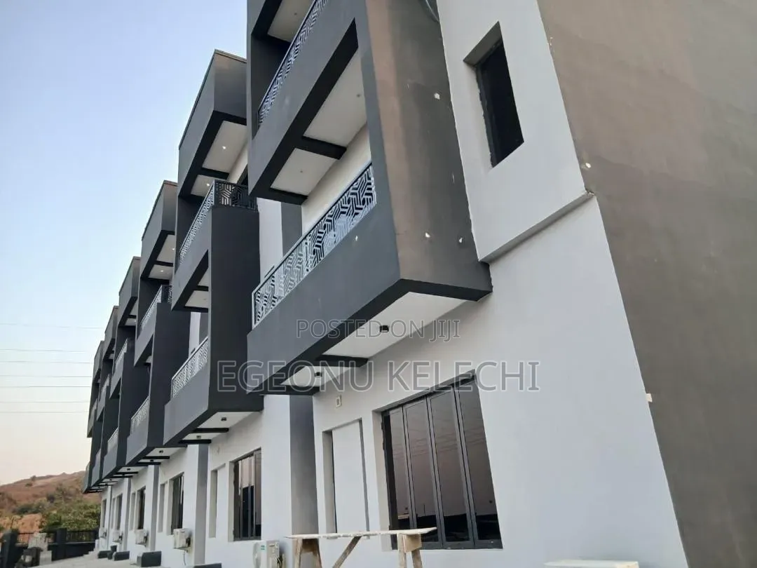 4bdrm Townhouse/Terrace in Guzape District for sale
