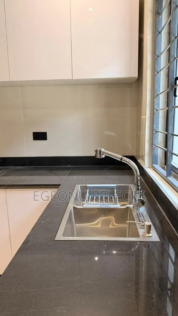 4bdrm Townhouse/Terrace in Guzape District for sale