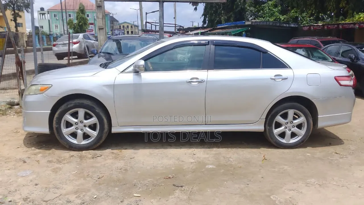 Toyota Camry SE V6 4dr Sedan (3.5L 6cyl 6AM) 2009 Silver