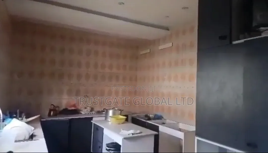 5bdrm Duplex in Zone 3 / Wuse for sale