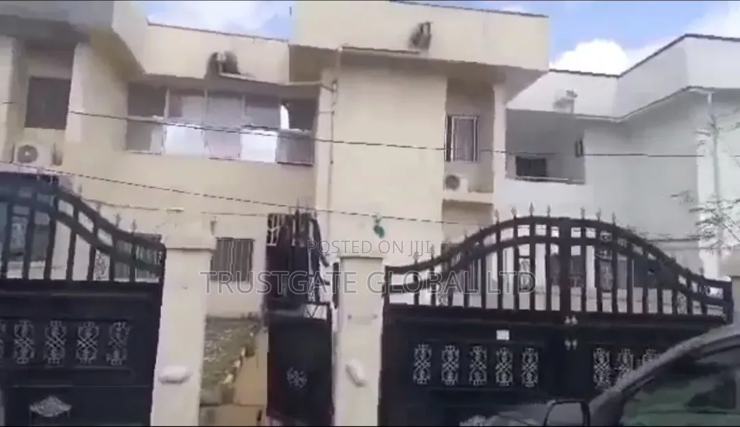 5bdrm Duplex in Zone 3 / Wuse for sale