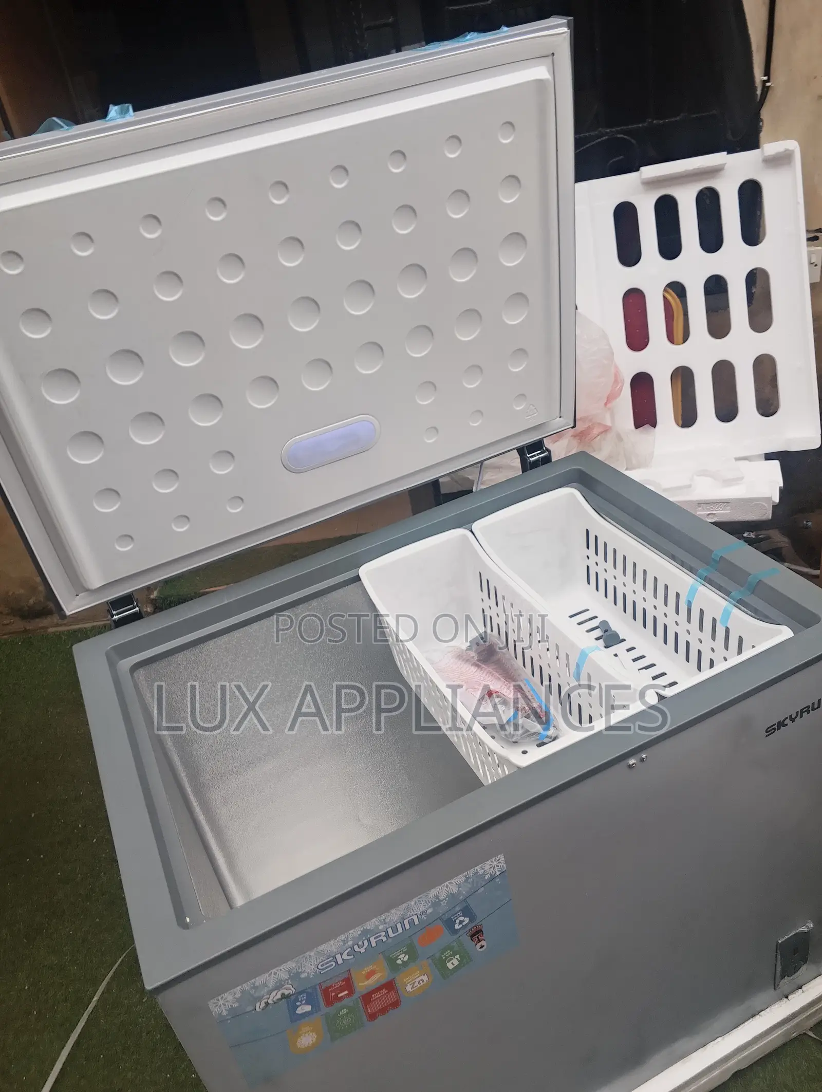 Skyrun BD-260A Power Saving Chest Freezer 260l