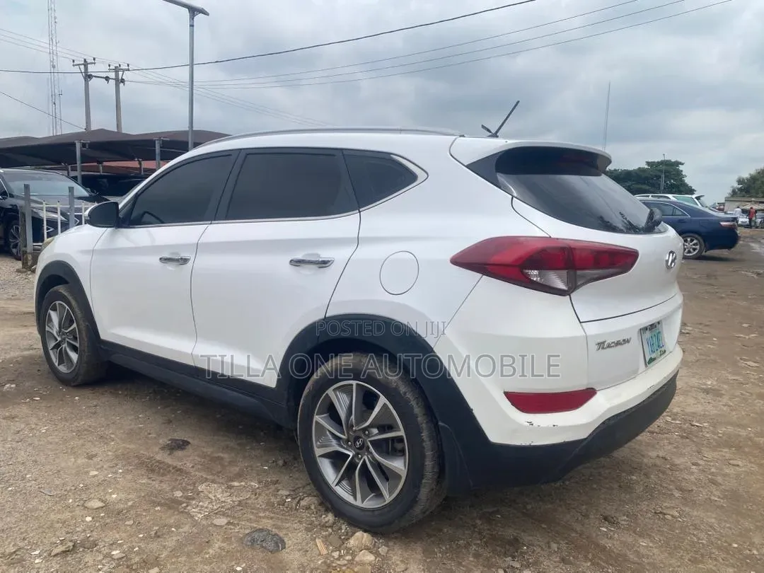 Hyundai Tucson 2017 White