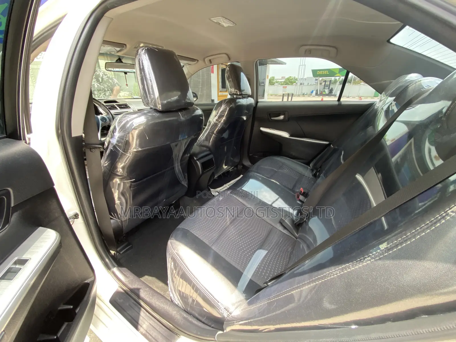 Toyota Camry SE 4dr Sedan (2.5L 4cyl 6A) 2013 White