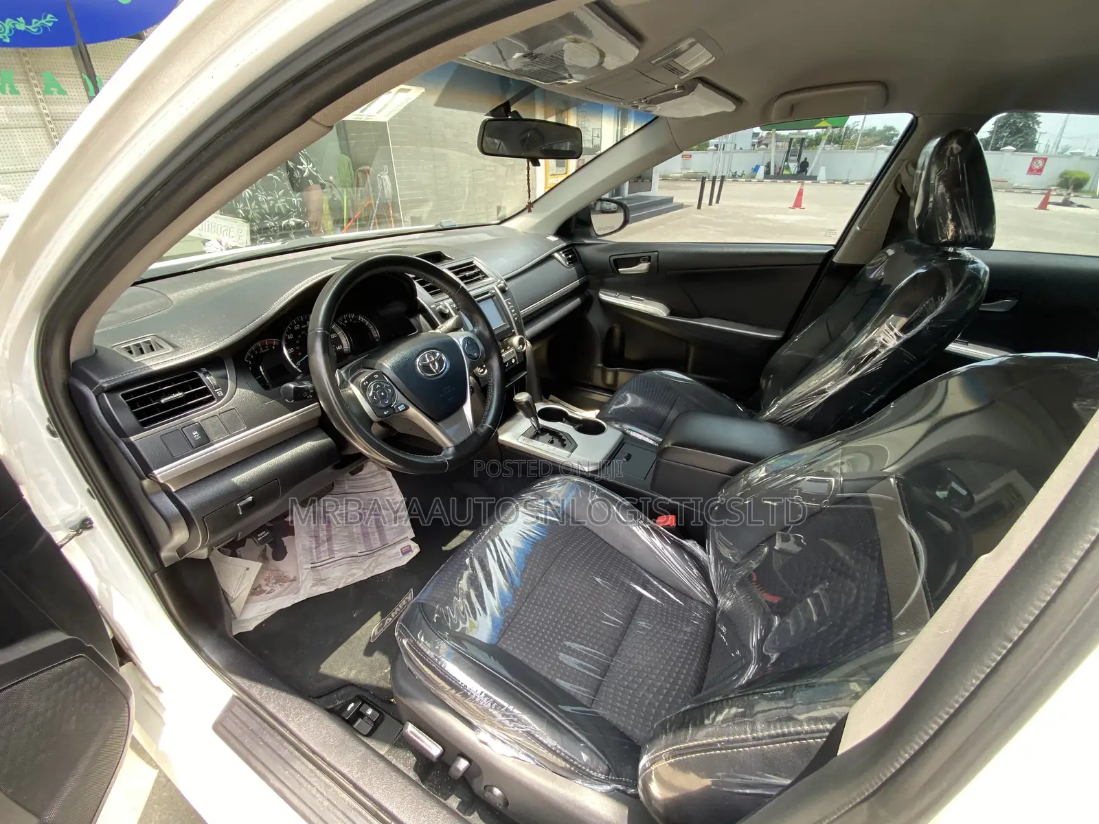 Toyota Camry SE 4dr Sedan (2.5L 4cyl 6A) 2013 White