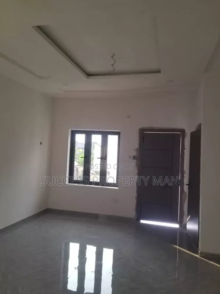 3bdrm Bungalow in Rumukoro, Rumuahalu for sale