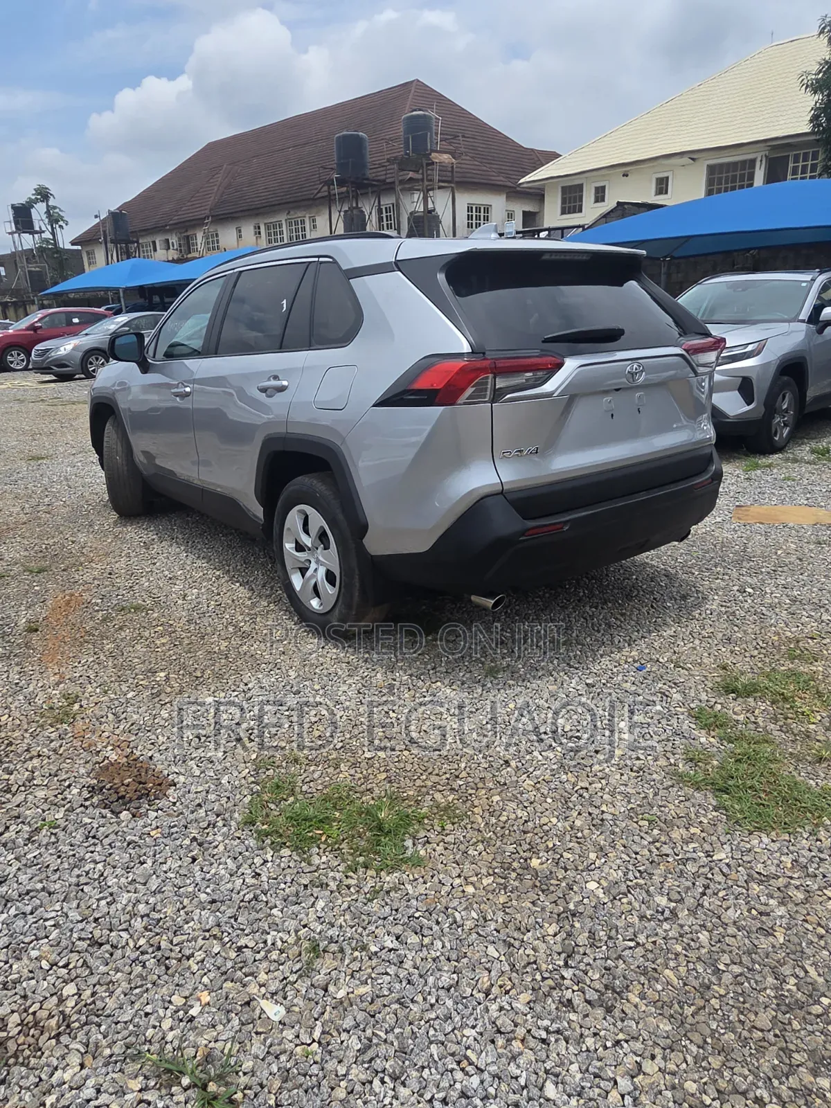 Toyota RAV4 LE AWD 2019 Silver