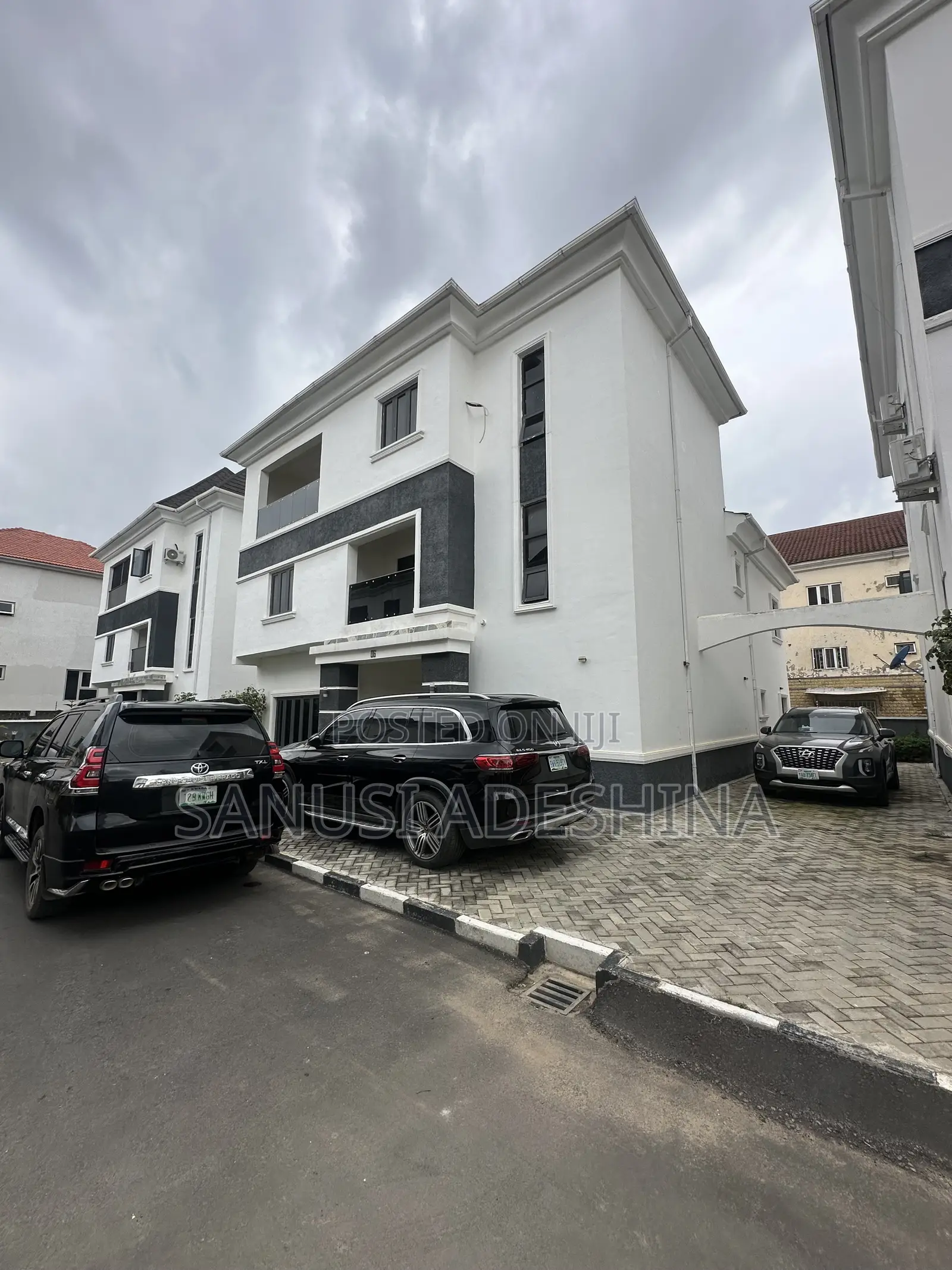 5bdrm Maisonette in Katampe for sale