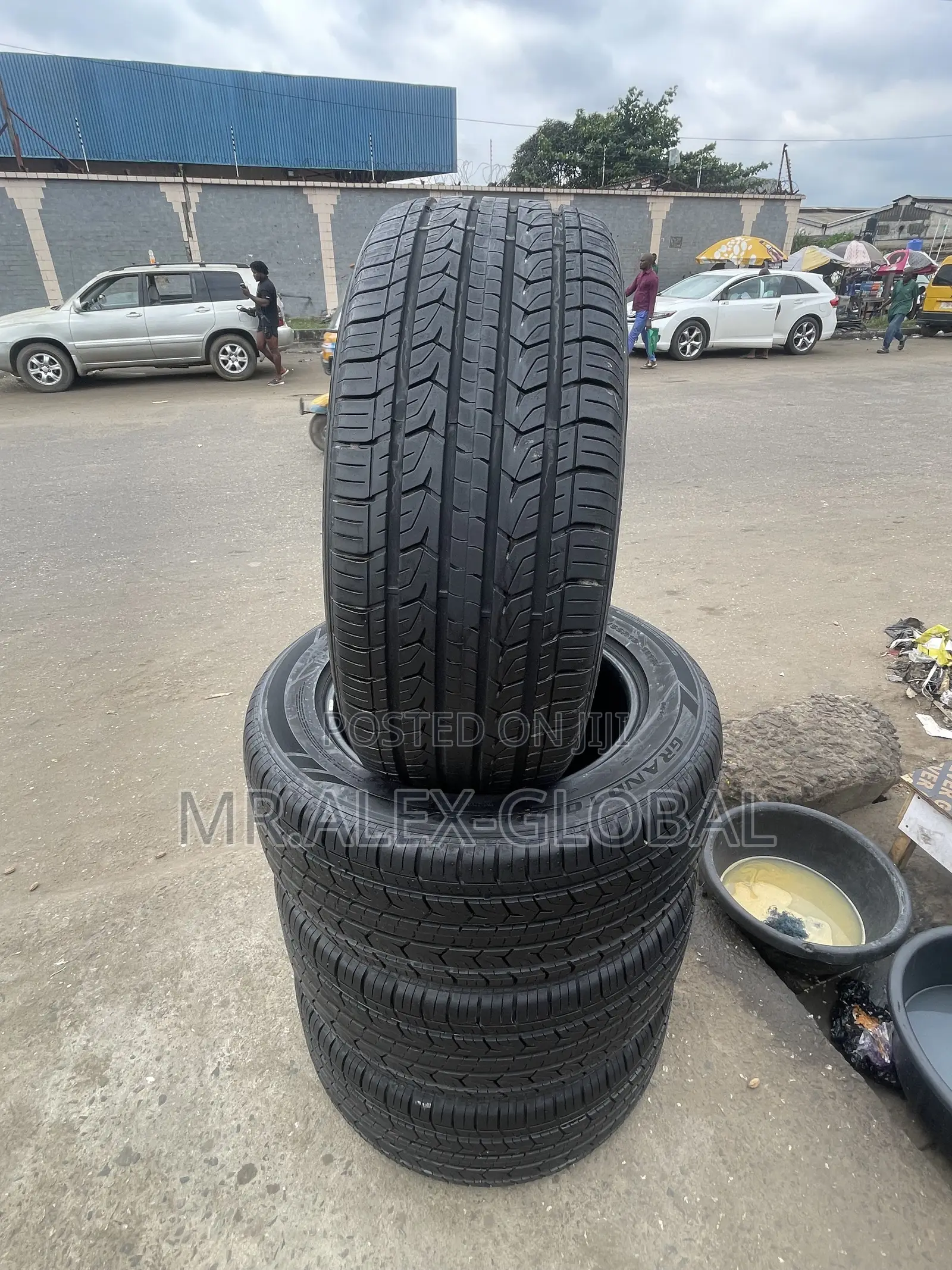 275/55/19 Tire Four Uniform Highest Grade Like New