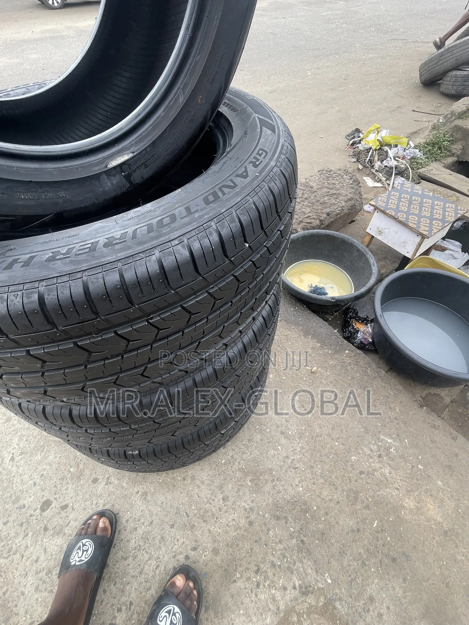 275/55/19 Tire Four Uniform Highest Grade Like New