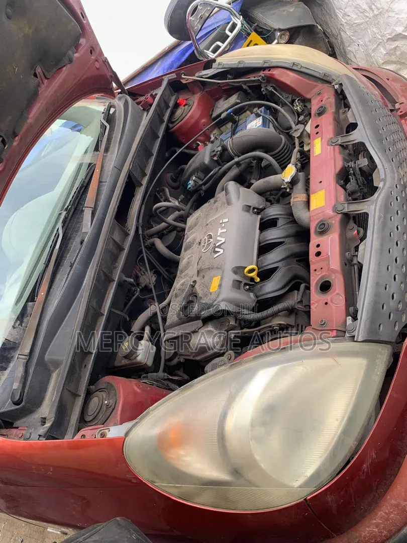 Toyota Yaris 1999 Red