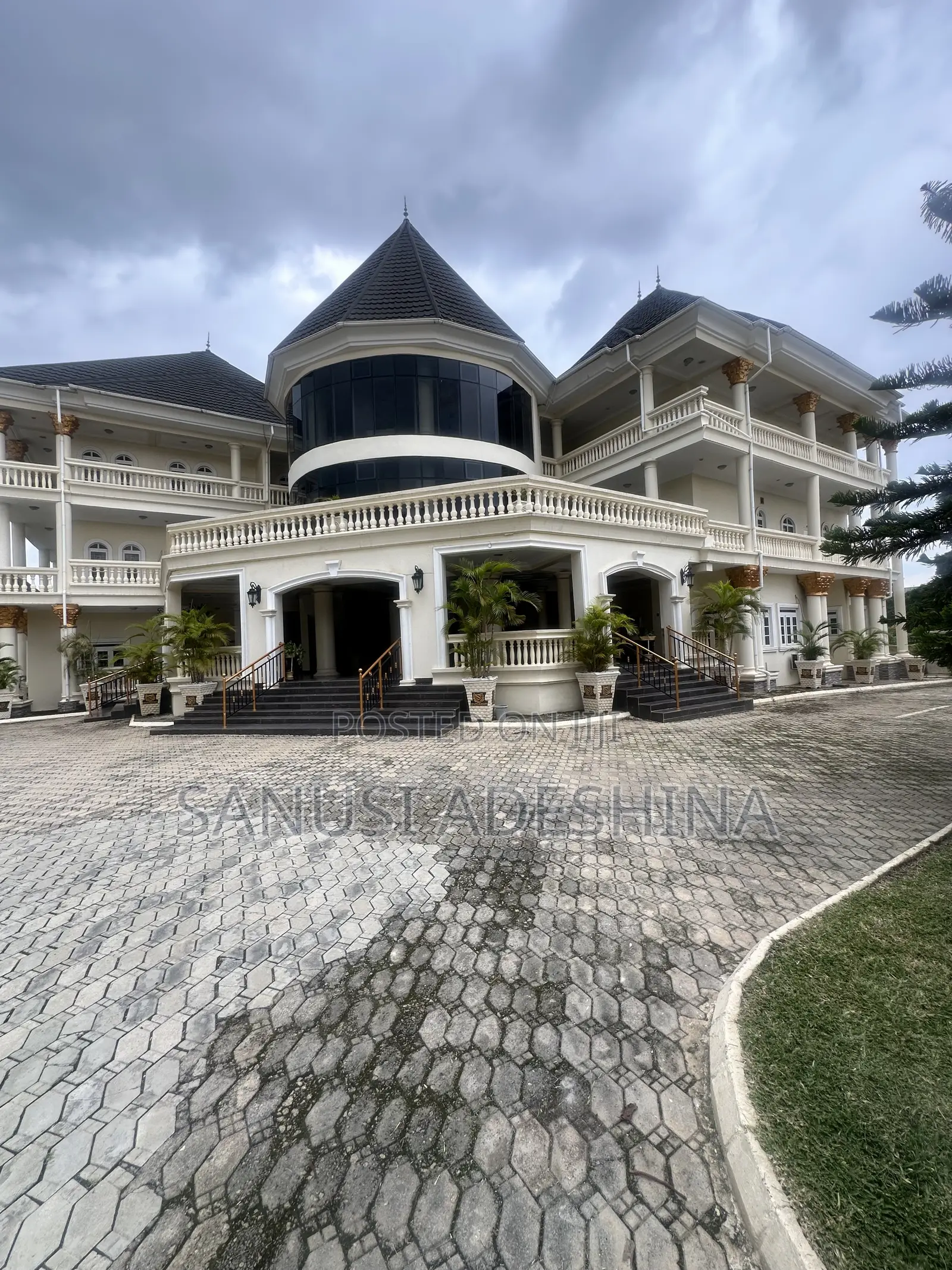 20bdrm Apartment in Katampe Extension At for rent