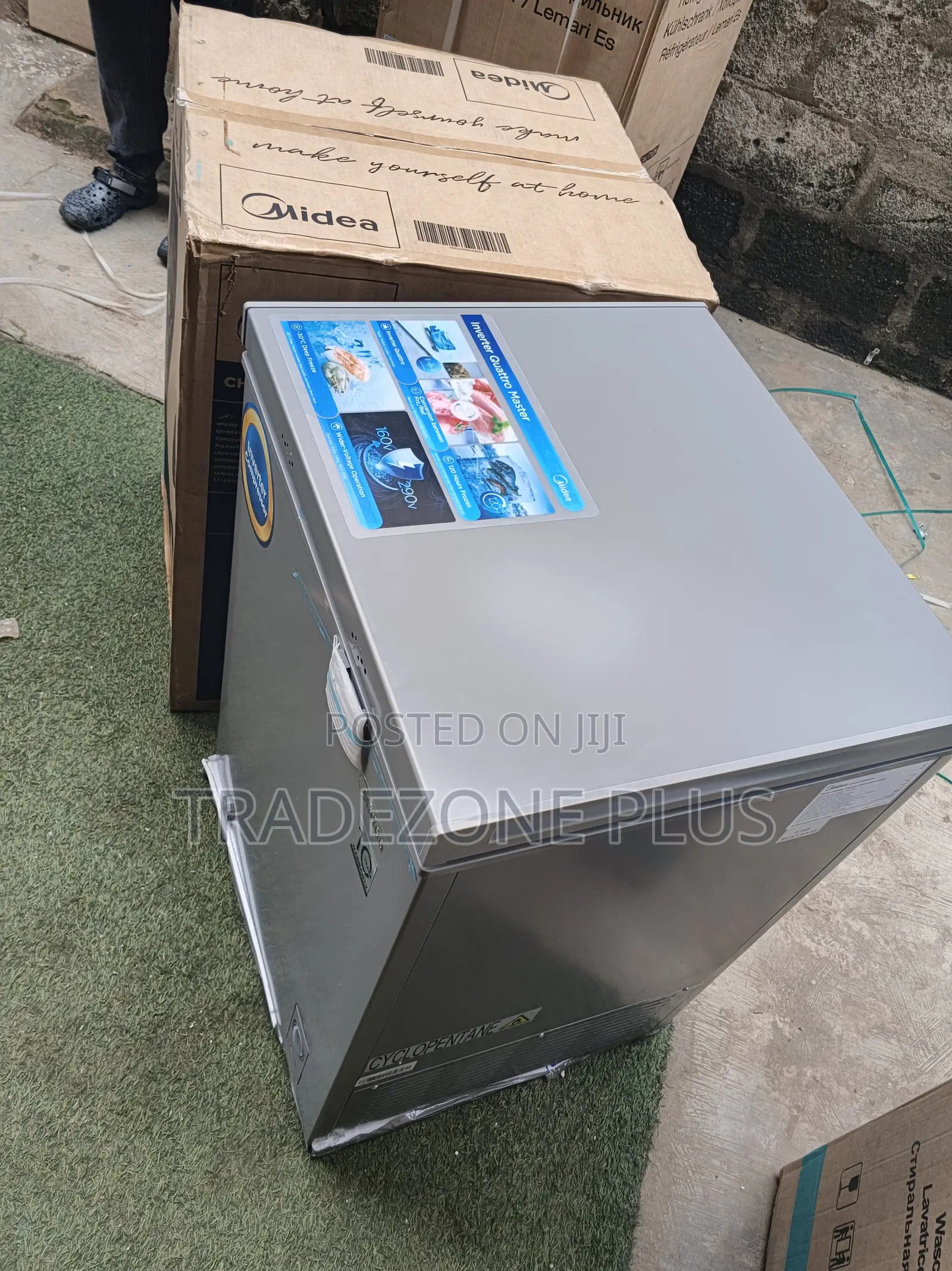 Midea 142L Chest Freezer With Advanced Cooling
