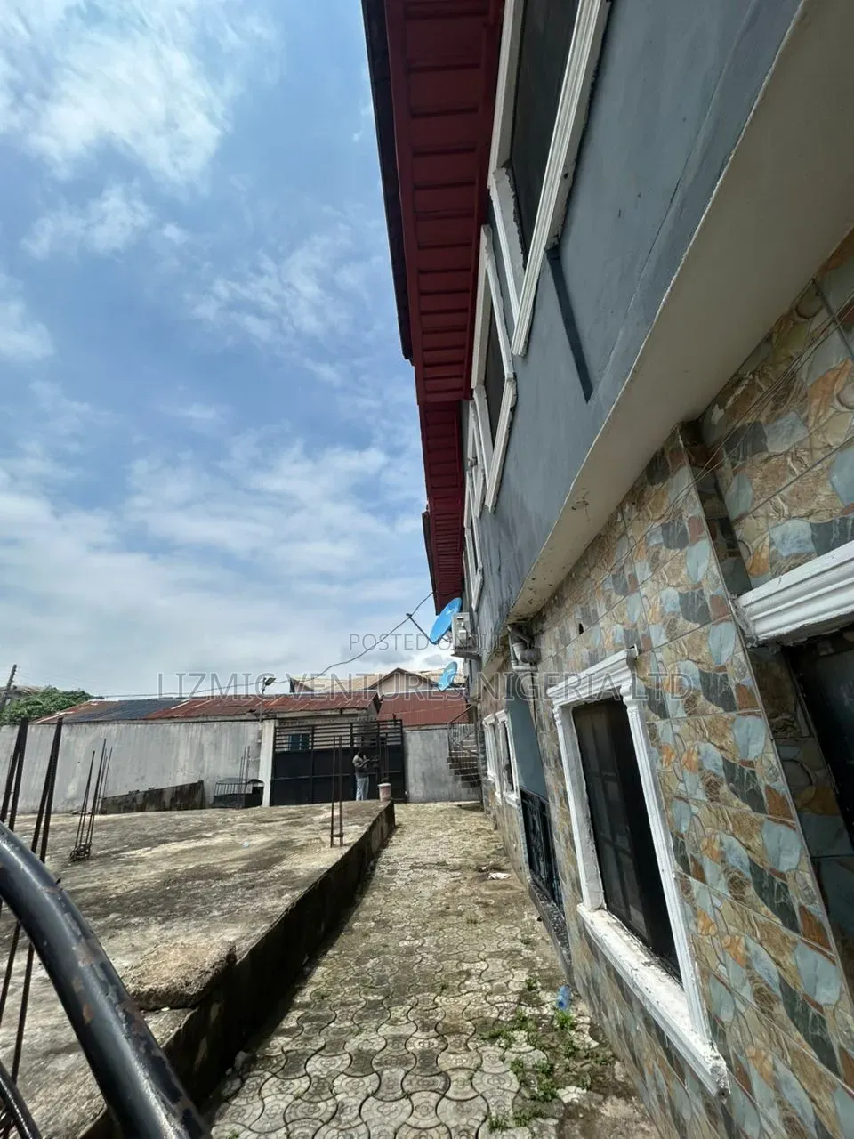 Mini Flat in Iyewo Estate, Ikotun/Igando for rent