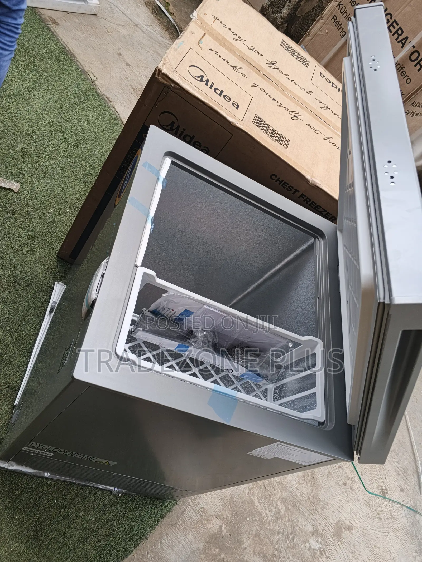 Midea 142L Chest Freezer for Meat & Food Storage