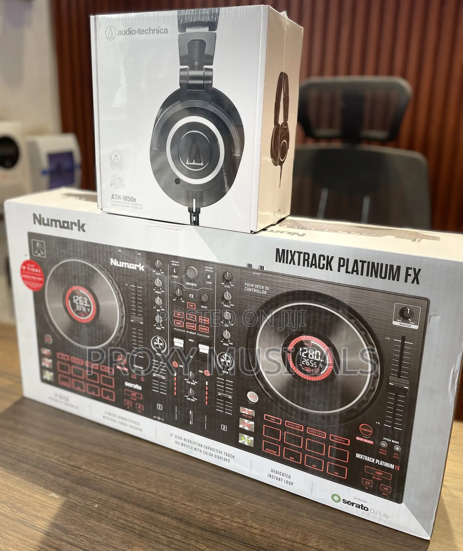 Numark Mixtrack Platinum Fx & Ath M50x Headphone